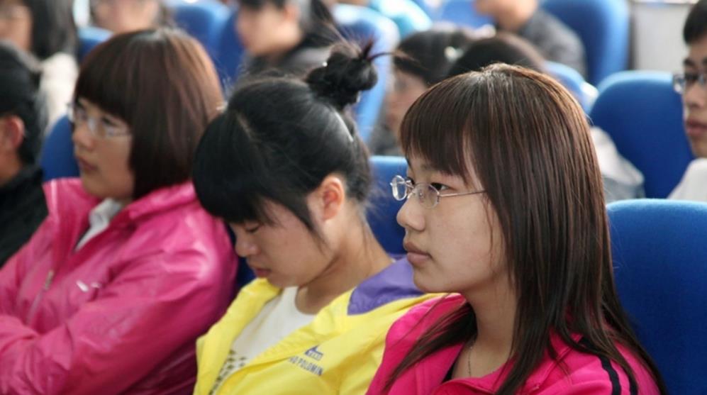 大学生|高考500分考上二本，大学生读一个月后回家复读，直接愁坏家长