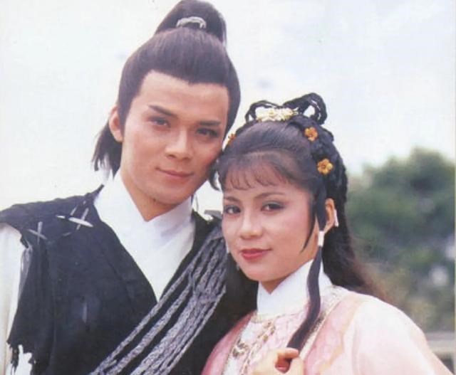 清浅微笑的我|翁美玲和黄蓉，两个不同世界的人，彼此丰满，互相成全