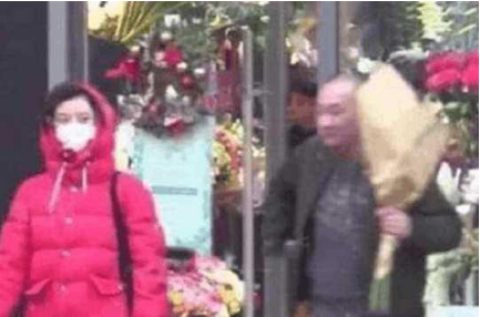 刘嘉玲|离婚后成亿万富婆，她搞垮了首富？