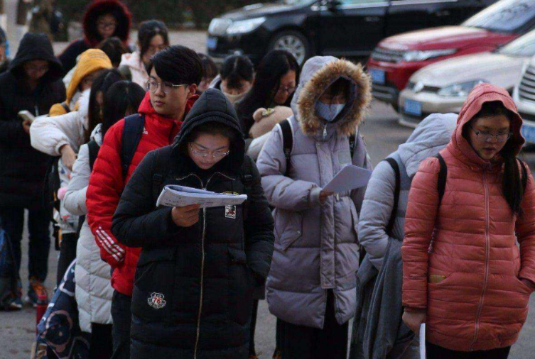 hr|可以比肩英语四六级的证书，大学生提前考下来，找工作更有底气