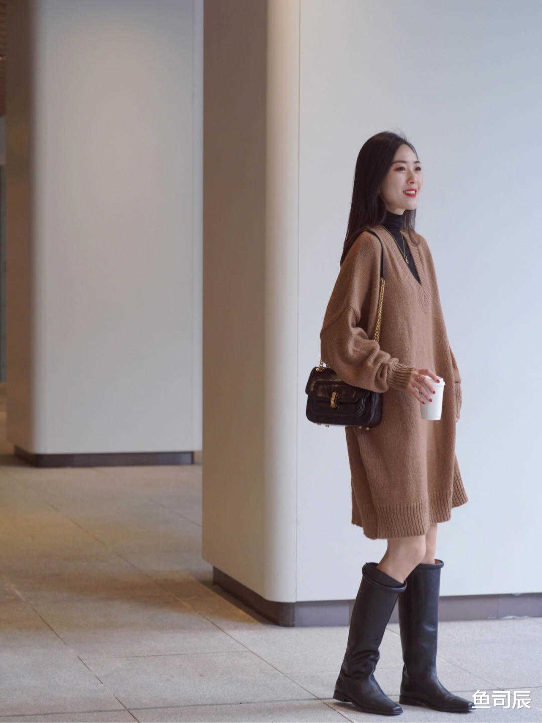 鱼司辰 黑色高筒靴穿不出新意？No！这“三款”就OK，上脚效果真的很绝