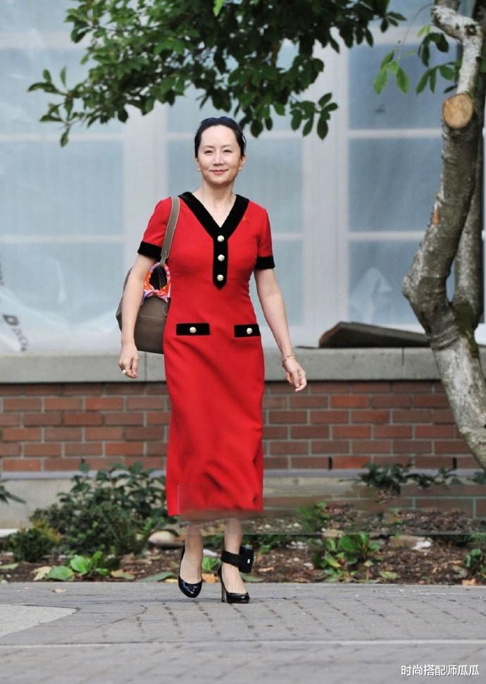 时尚搭配师瓜瓜|真正见过大场面的女人，很少会穿T恤短裤，看看孟晚舟就知道了