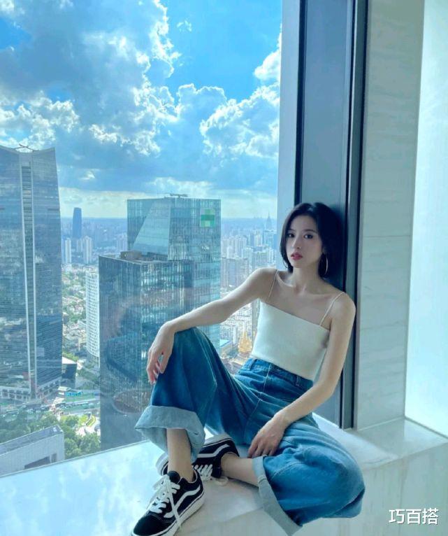 巧百搭|周雨彤真是穿在了我的审美点上，简单大方，太像INS时尚博主了