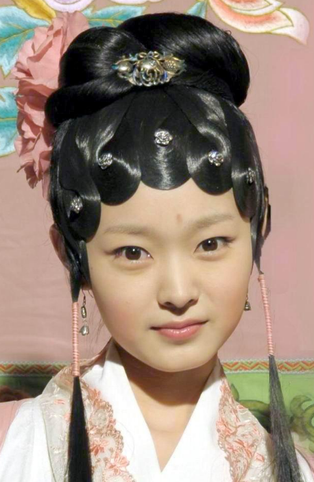 红楼梦|认出赵丽颖，却没认出一起来看流星雨的她，红楼梦里藏了多少人？