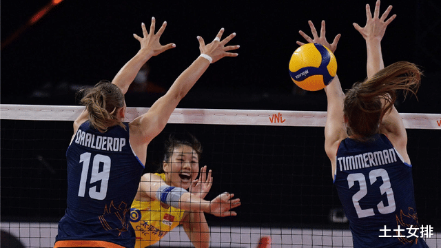 土耳其队|世联赛排行榜!中国女排连升两名,黑马掉队恐无缘四强