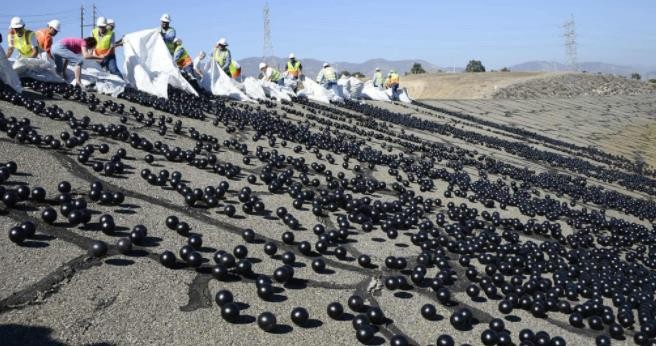 美國人突發奇想，往洛杉磯水庫投9600萬個黑球，5年過去怎麼樣瞭-圖3