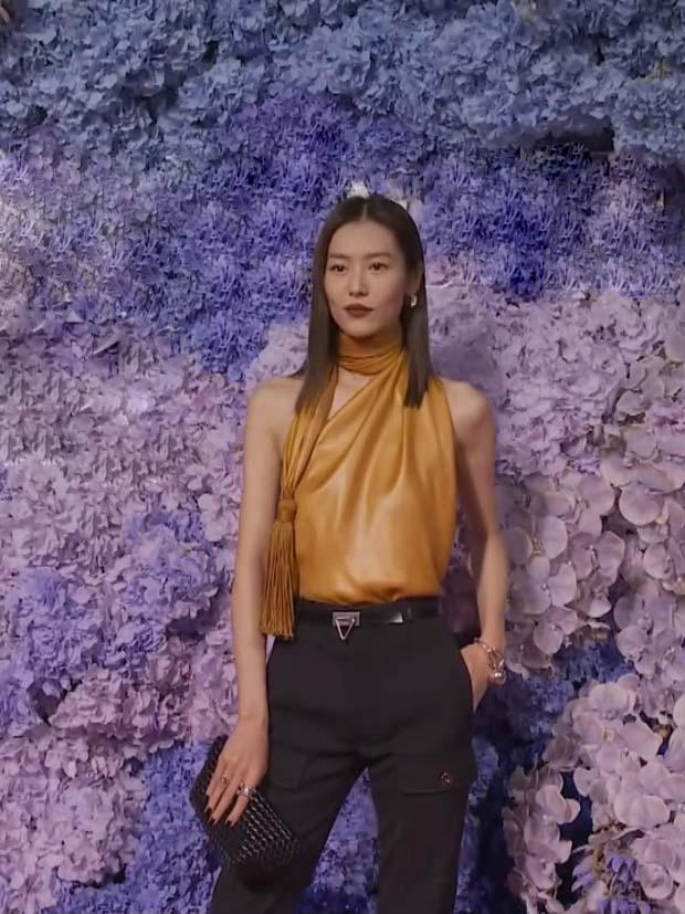 时尚圈的奇葩大喵 杨幂汤唯红毯称霸!复古随性好上镜,宋茜童谣表现平平让人记不住