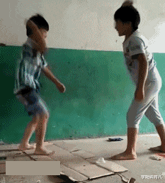 学姐说育儿|神回复:买了一双鸿星尔克,右脚磨脚怎么办?被这神评笑死了