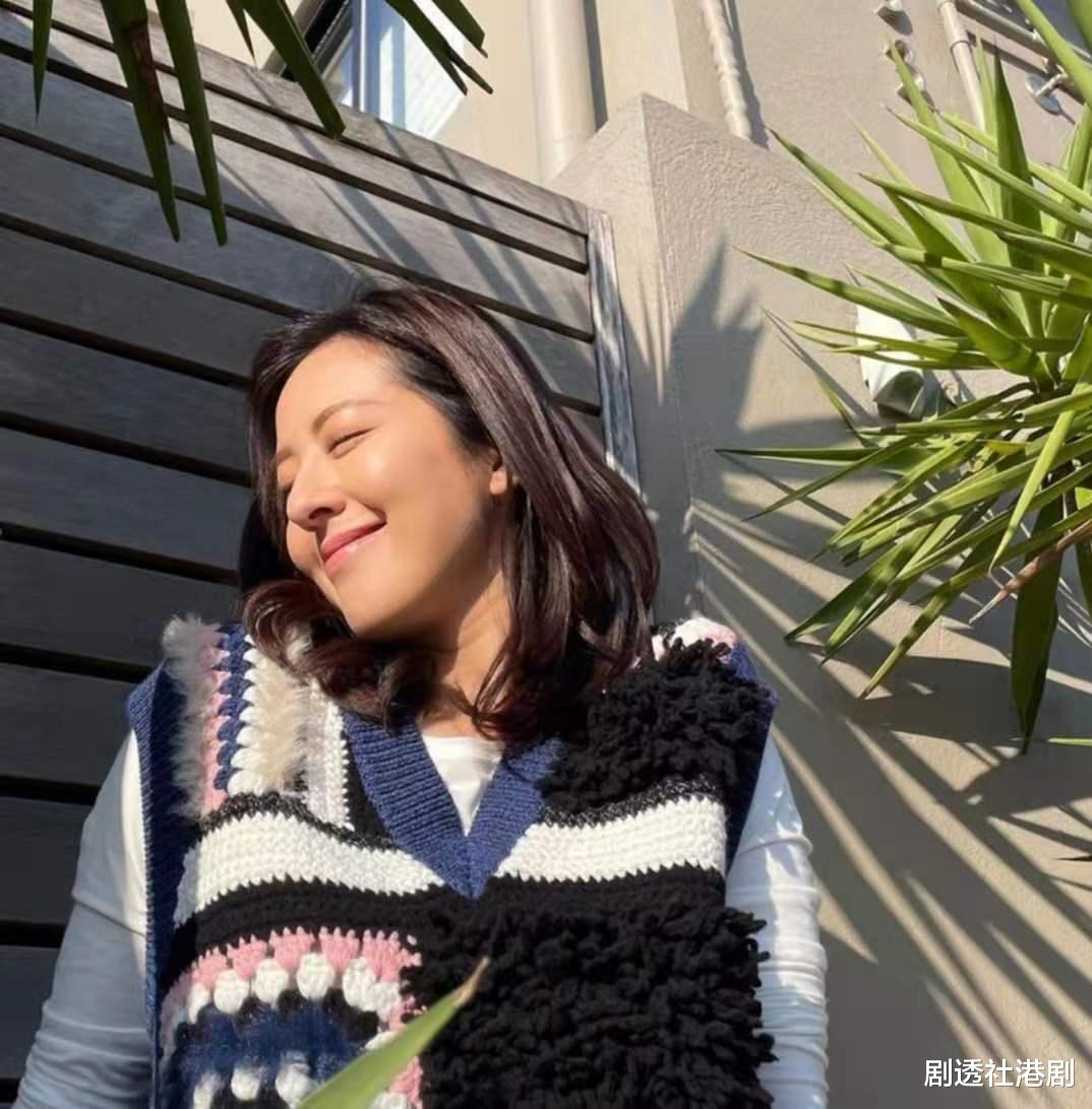 唐诗咏|发福显老？40岁TVB视后零滤镜颈纹超明显，被吐槽差距大像师奶