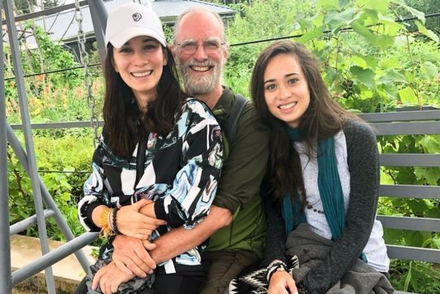 写真|韩庚71岁岳父爬山去世，曾和成龙李小龙演功夫片，卢靖姗悲伤不已