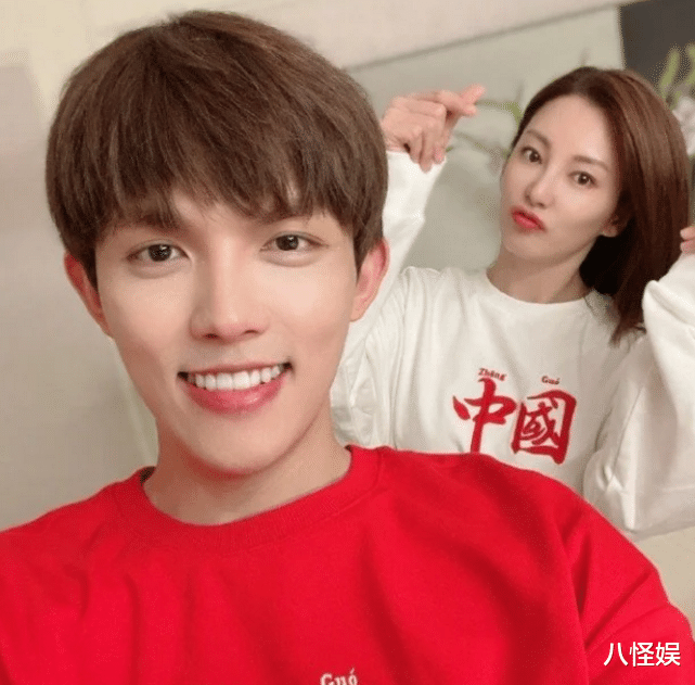 贾静雯|张雨绮近照变样，笑起来表情极不自然，被指像杨超越又像王丽坤