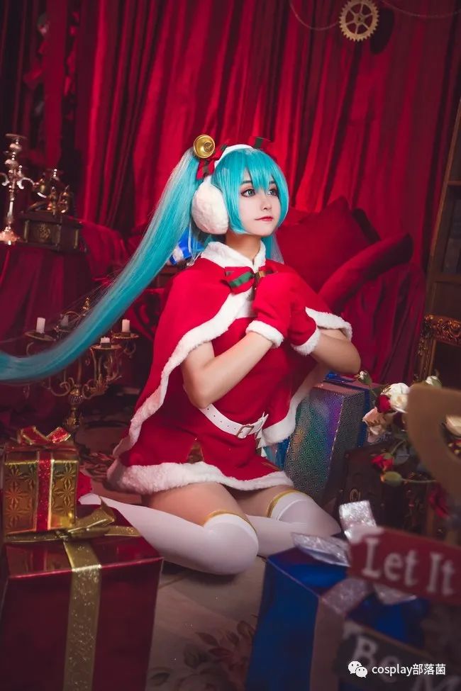 |cos：初音圣诞装COS正片，圣诞快乐