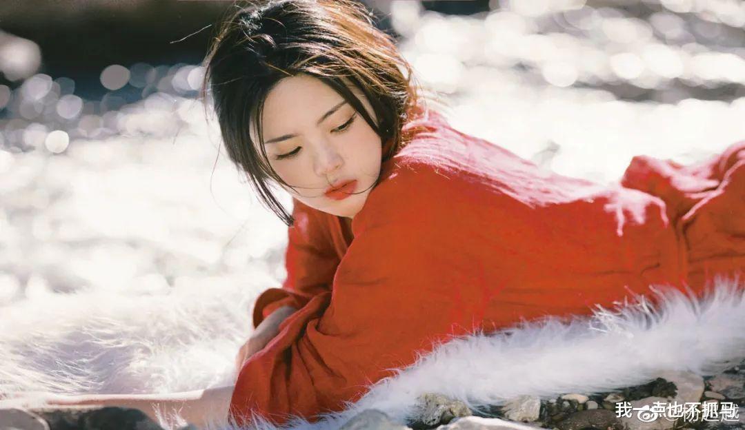 杨超越|杨超越汉服火出圈后，没想到还有人把汉服穿成这样？