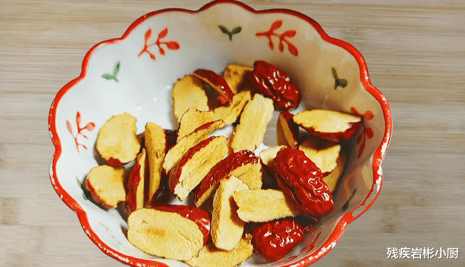 玫瑰|女生多喝这杯养生淡斑汤，小脸干净，肤色好越显越活力