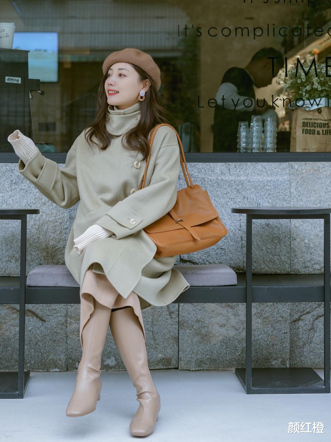 颜红橙 秋冬季节想要穿衣保暖又时髦，看看这些穿搭方式，日常又显气质