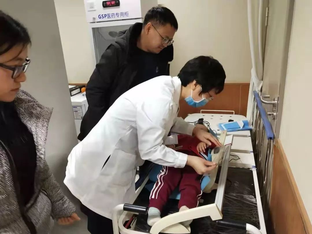 父母育儿观|宝宝身上三个部位短，男孩很难突破180，女孩难达160，有机会逆袭