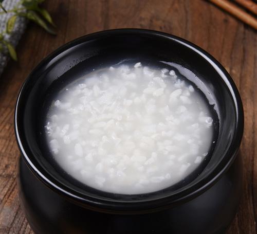 花生 减肥期间不宜吃花生吗？医生：不想长胖应忌6物，吃4果