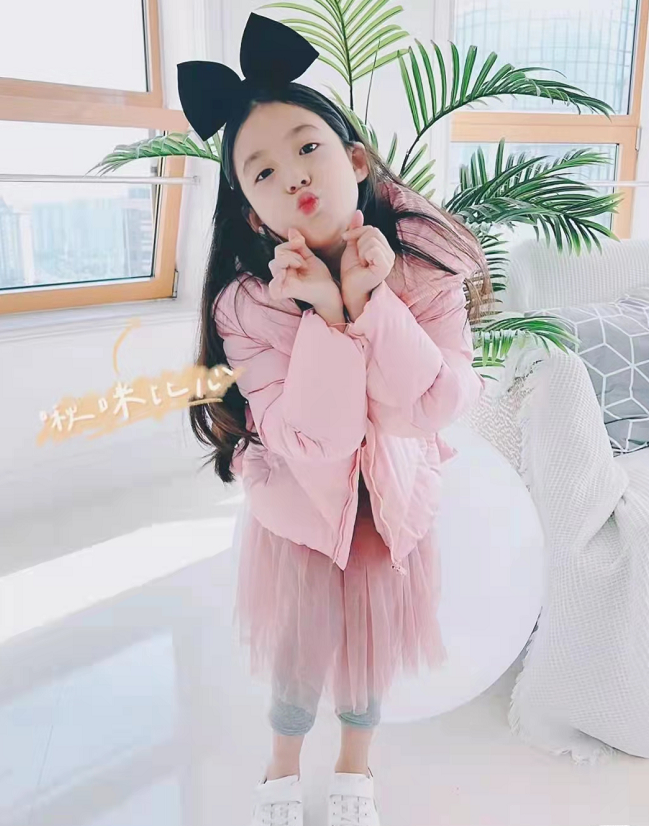 赵丽颖|刘畊宏一家移居上海租房住，三孩子上新学校，女儿不舍妈妈要抱抱