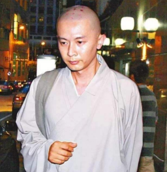 何宝生|他是香港影坛一代男神，当红时舍弃百亿身家，拒绝三任女友当和尚