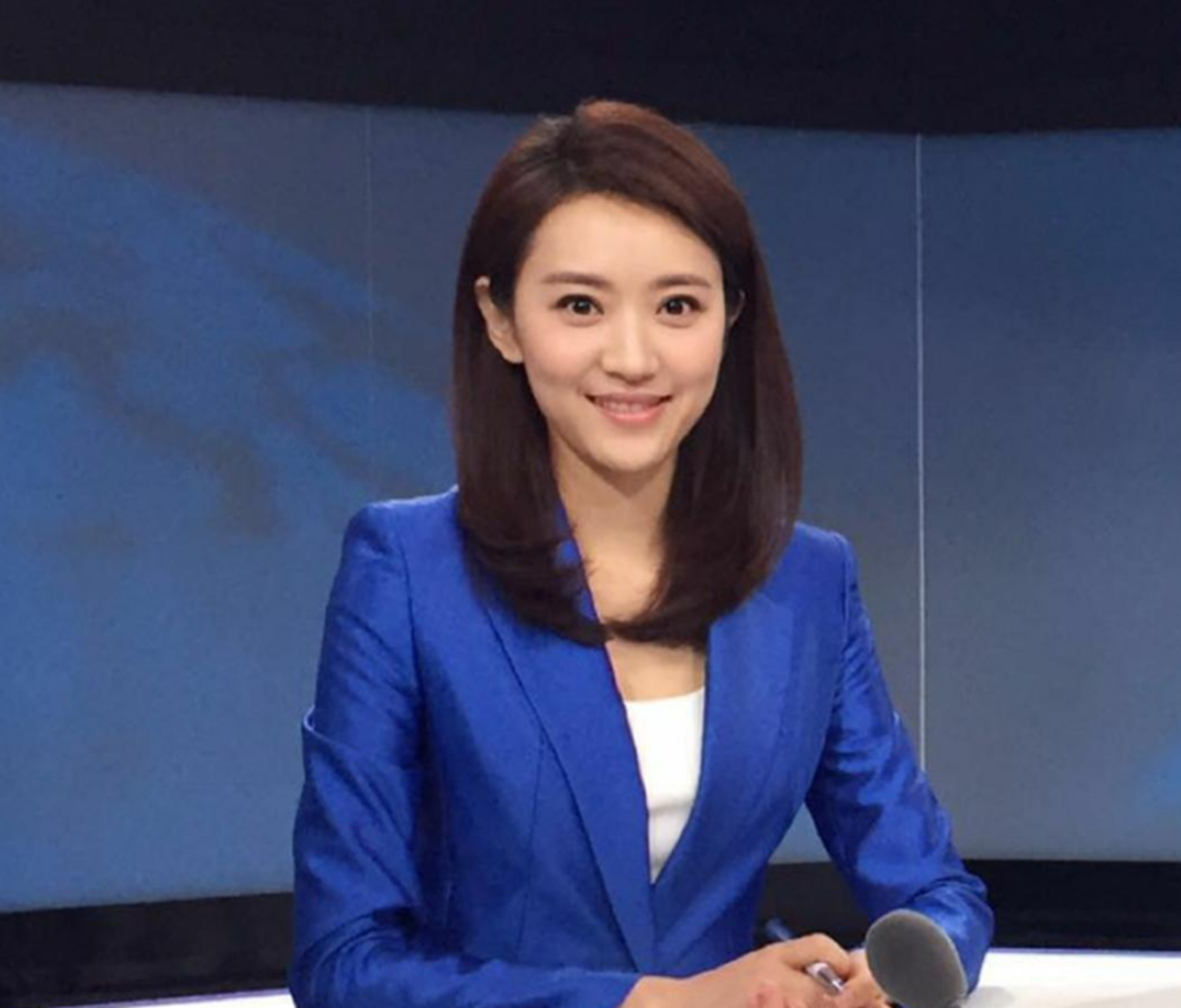 女主播|新闻主播幕后：上半身穿得有多正经，下半身就有多“随心所欲”