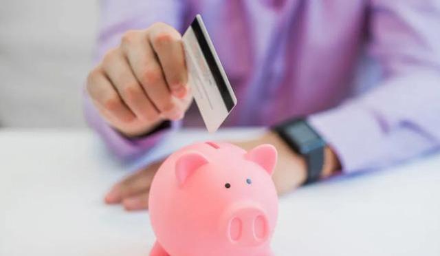 小超侃事|年轻一代开始存钱,月均1624元创“新高”?你“拖后腿”没?