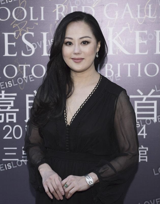 潮帮先生|章小蕙体重超120斤，穿渔网裙同框90斤的张嘉倪，看完不想减肥了