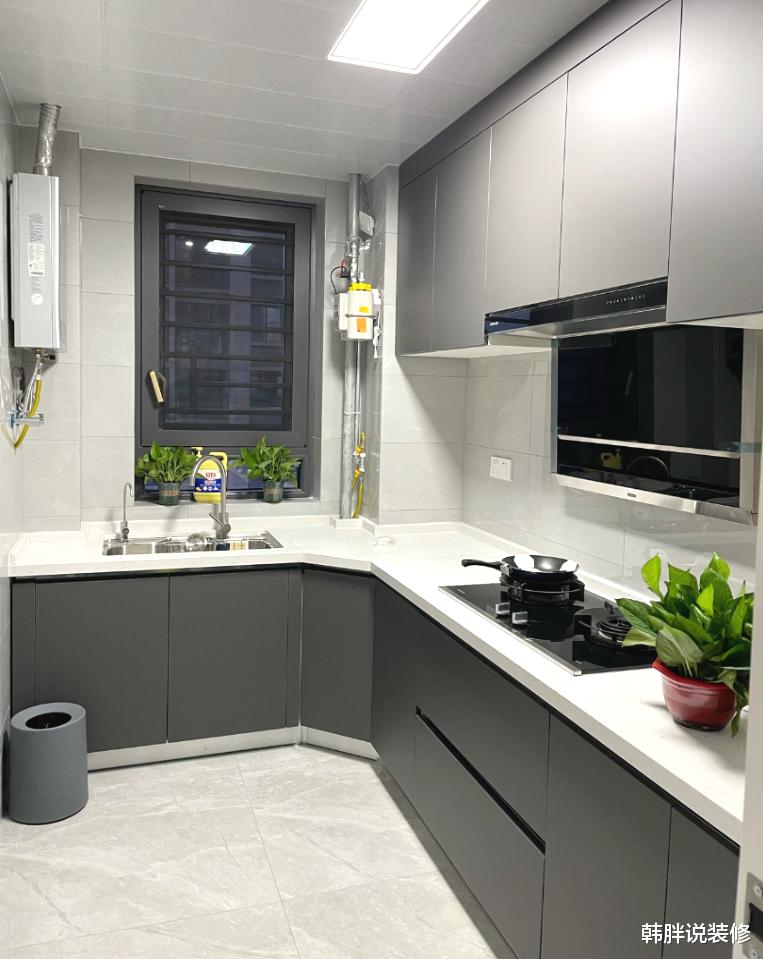 |120㎡简约新房,软硬装+家具电器共18万,无玄关照样时尚又大气