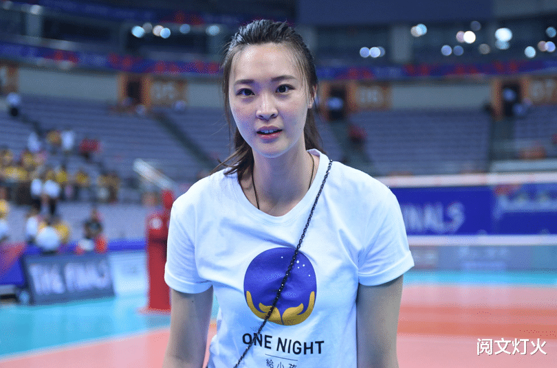 |惠若琪产后首次亮相！产女后身材明显发福，一袭灰色长裙惊艳众人