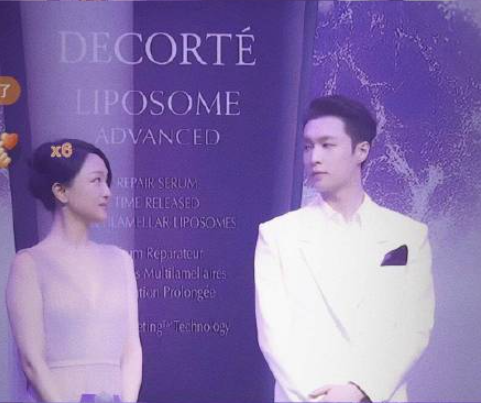 张艺兴|周迅张艺兴出席活动罕同框，造型养眼气质搭，被赞又一对豪门姐弟