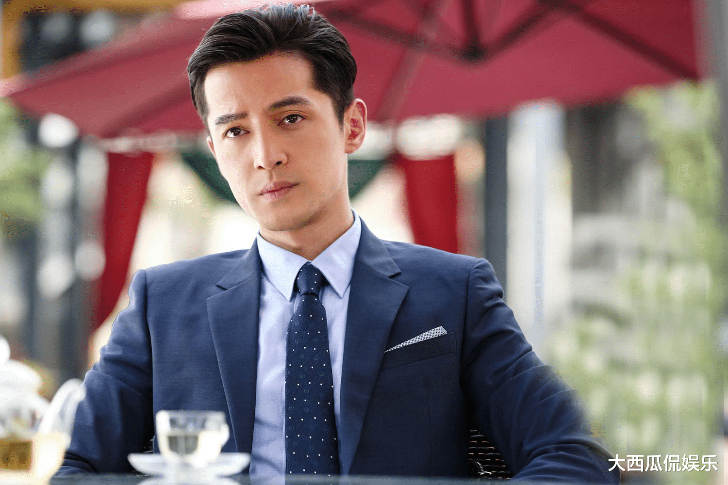 胡歌|时隔四年，胡歌重磅回归，携四部大剧强势来袭，开启霸屏模式