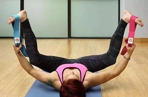 婴儿|超简单的瑜伽快乐婴儿式,缓解一天的疲劳,放松身心