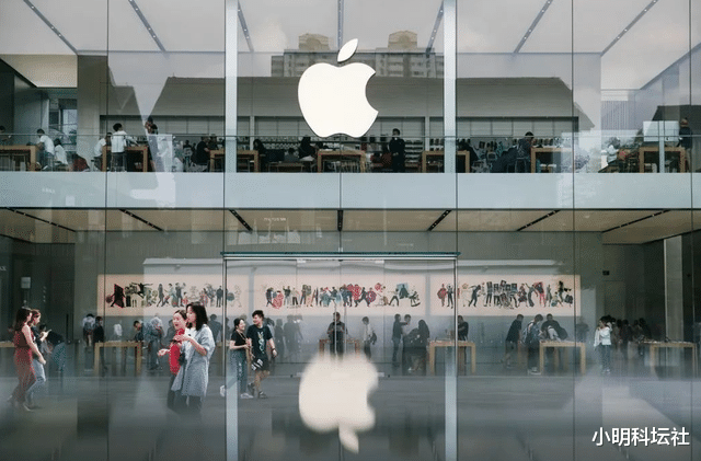 华为|华为束手无策,苹果刚登顶第一,国际巨头也随之传来消息