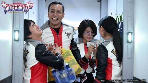 迪迦·奥特曼|特利迦18话:达贡求爱静间结名成功,精英胜利队全员陷入无限月读