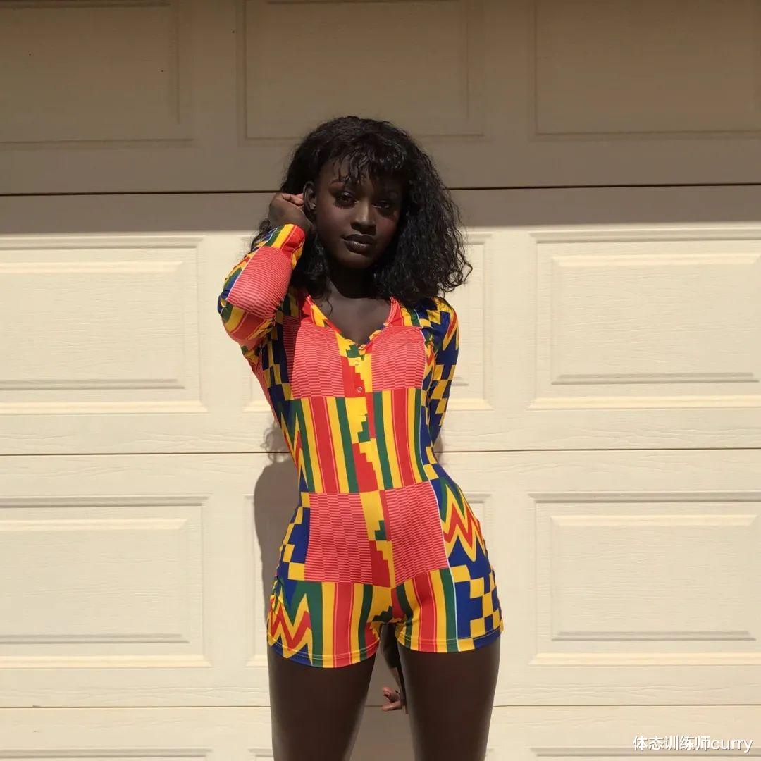 体态训练师curry|非洲“刘亦菲”靠翘臀酥胸爆红网络，却被网友骂到崩溃抑郁？