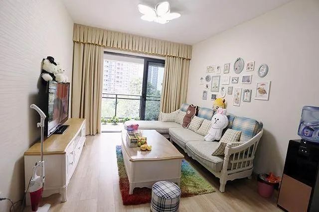 朋友有钱装修也要刷白墙，原来刷大白的好处这么多，新手赶紧试试