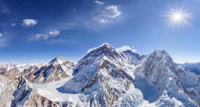 对流层 海拔越高，温度反而越来越低，不应该是离太阳越近温度越高吗？