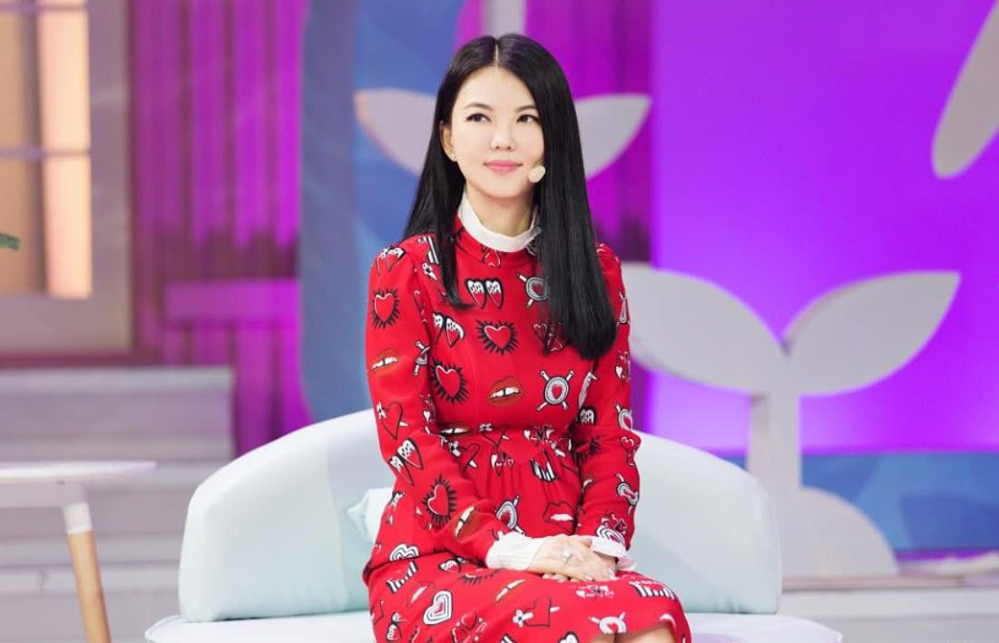 柳岩|湖南盛产美人,6位湘籍女星,各有各的美,甩“白幼瘦”几条街