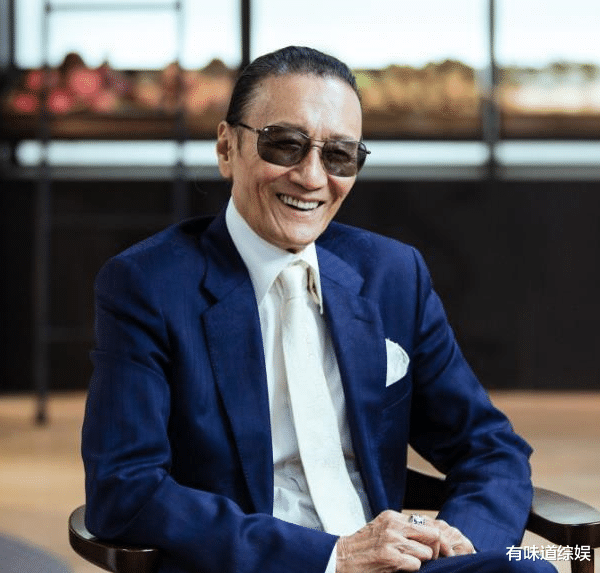 谢贤|谢贤接吻都不肯摘墨镜，而他戴了38年假发，只在前妻葬礼上时摘过