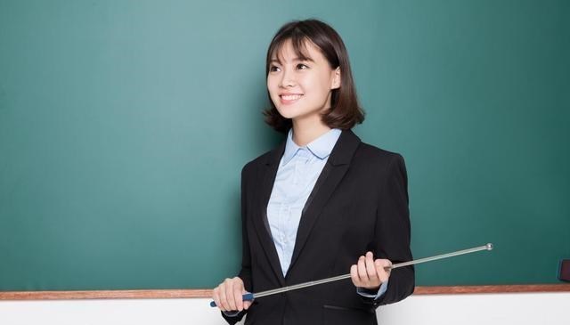 萌孩控分子|长江后浪推前浪,但老师这个行业却大有不同,年轻教师也需要支持
