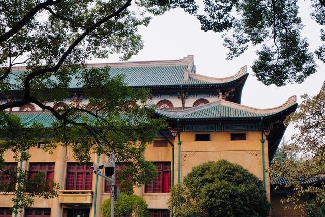 平凡的世界观 中南排名第九，湖大以1分之差落后武大，东南大学第八，北大第四