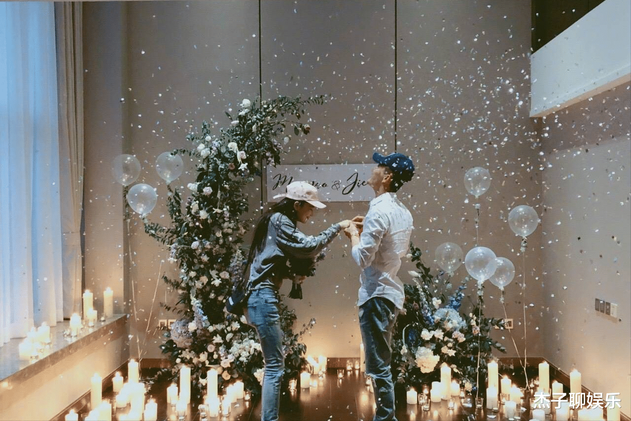 张馨予|张馨予睡觉爱卷被子，提议各睡各的，何捷：两口子就要一“被”子