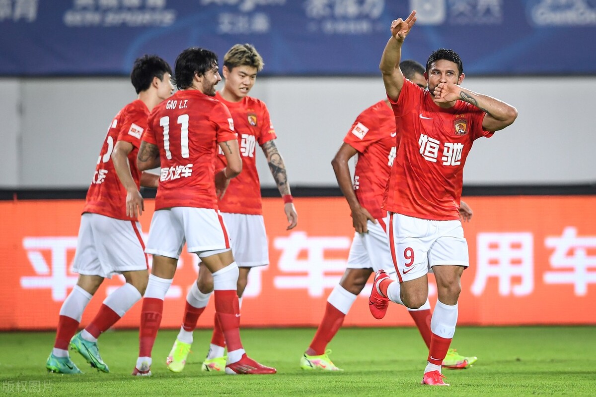 廣州隊(duì)|恒大超市關(guān)閉，兩大企業(yè)接手，球隊(duì)迎來(lái)2.0時(shí)代，鄭智有望成名帥