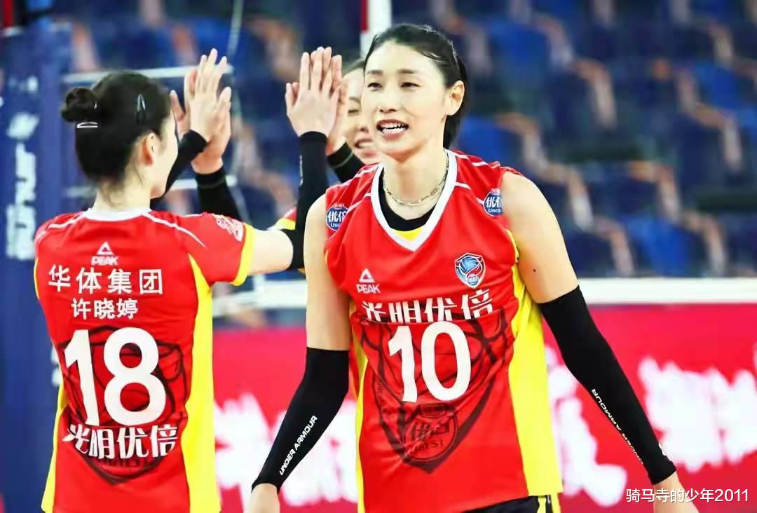 上海女排|上海女排落败，江苏两个小副攻风头盖过国手高意，你怎么看？