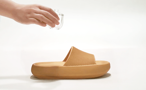 好物官|最近火了一种鞋,叫“踩屎感”拖鞋,便宜又好看,连李佳琦也上头