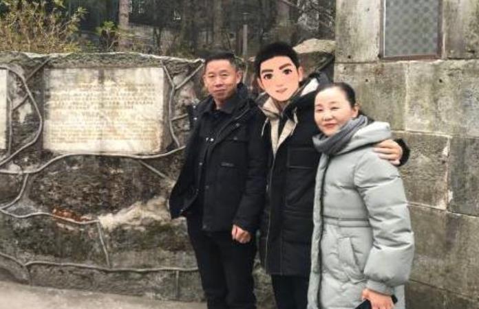 湖南卫视|孙卓回归原生家庭后,与亲妈聊天时无话可说,孙妈称觉得很心痛