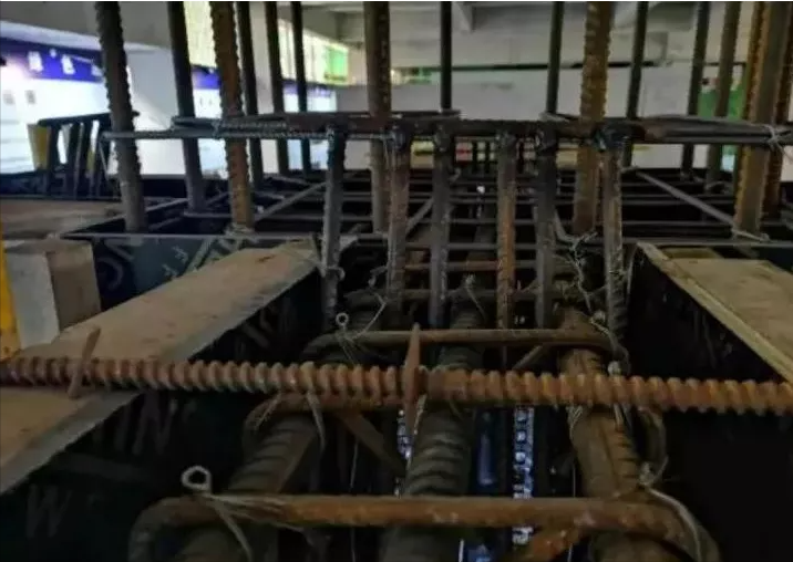 混凝土|梁柱节点高低标号混凝土如何拦截？承插板工艺