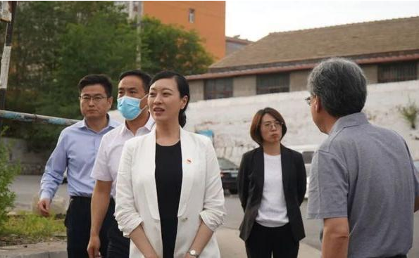 大树说教育|清华“女博士”当选县长,颜值才华双在线,不料评论区却骂声一片