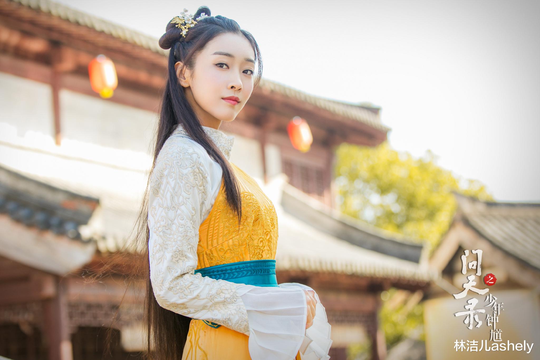 林洁儿ashely 宣璐变身美妆达人,仿妆黎姿经典角色,一袭红衣再现赵敏好惊艳!