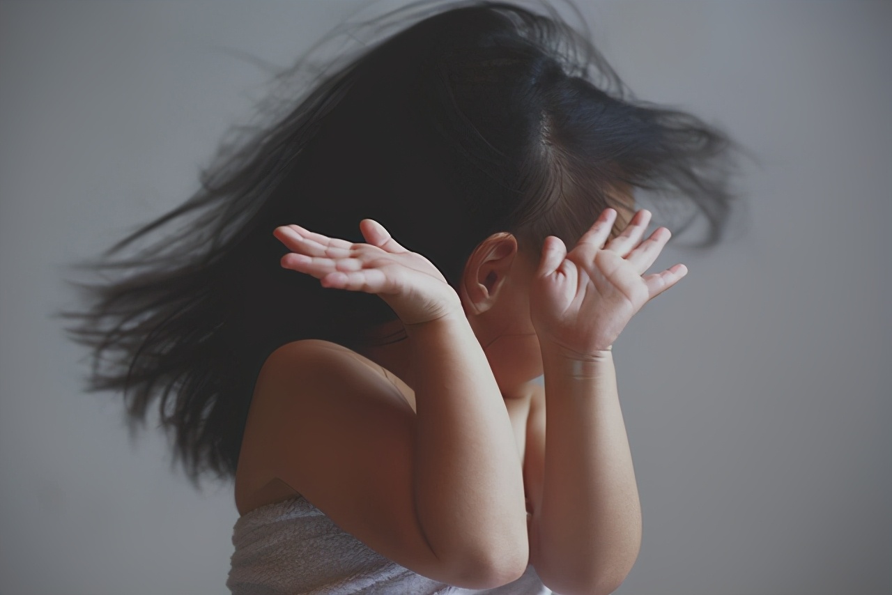 齐姐育儿|宝宝满月后，想去拍艺术照？拍摄前，这些注意事项要提前了解