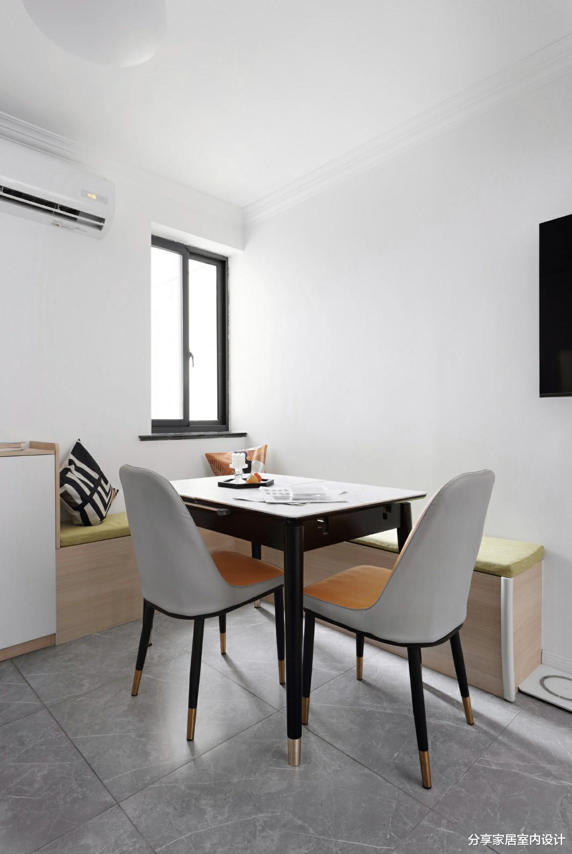 62平三口之家,坚持墙面刷白,基本不做吊顶,照样“高级感”满满